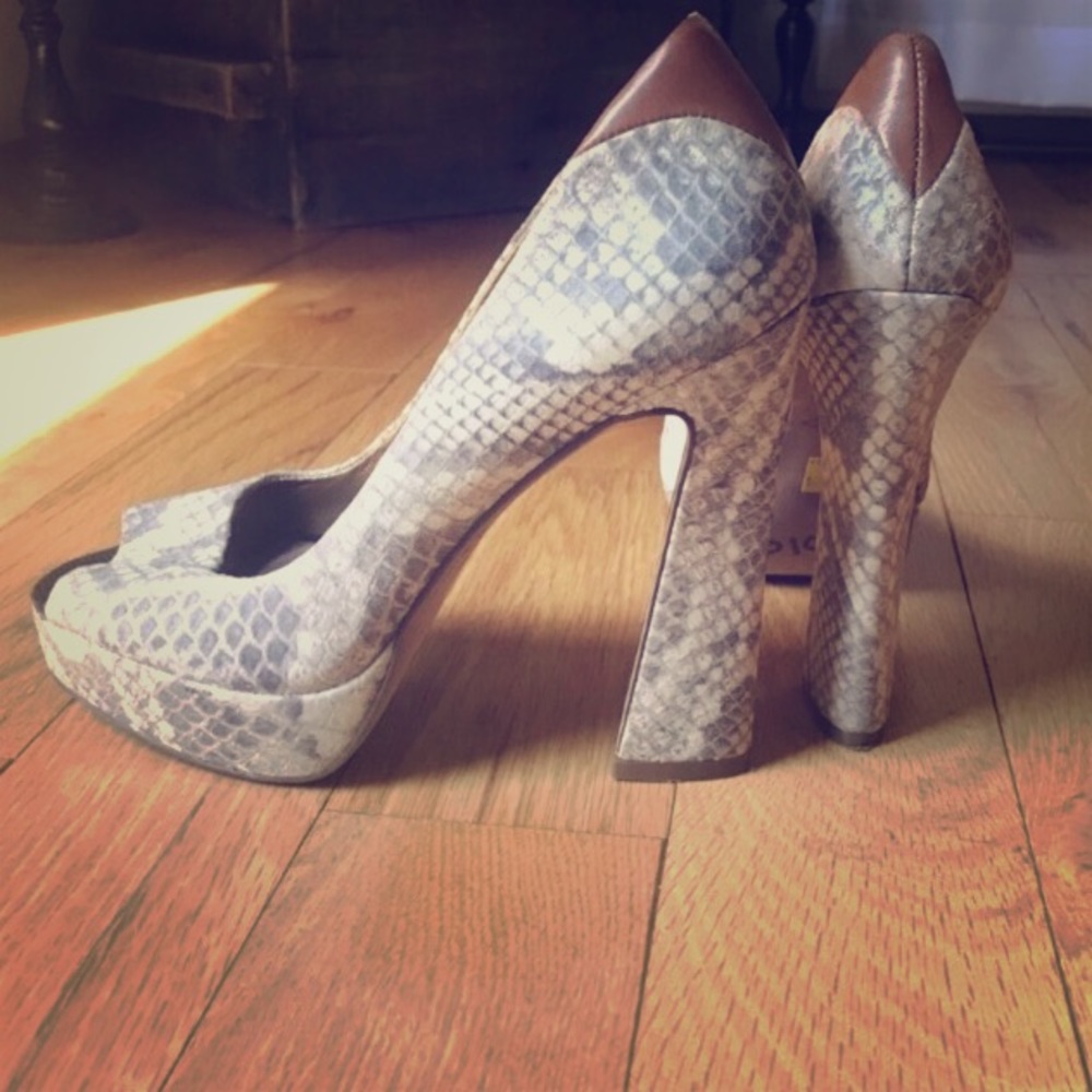 Super Cute Sam Edelman Snakeskin Heels
